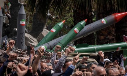 Iran ne smije pogriješiti kao Gadafi i odustati od atomske bombe