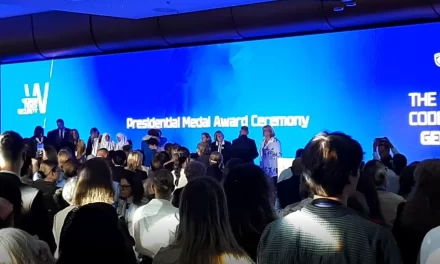 Vjosa Osmani dodijelila Predsjedničku medalju majkama Srebrenice