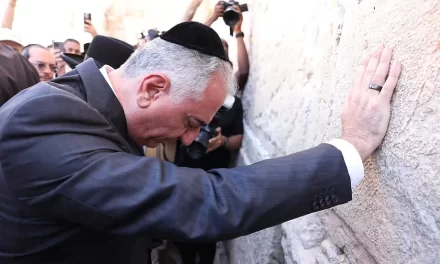 Ko je Reza Pahlavi: Sin posljednjeg iranskog šaha želi na vlast u Teheranu