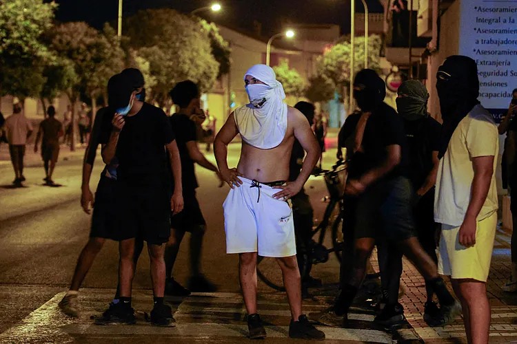 Imigranti na meti ekstremista: „Za njih smo i dalje samo Mauri“