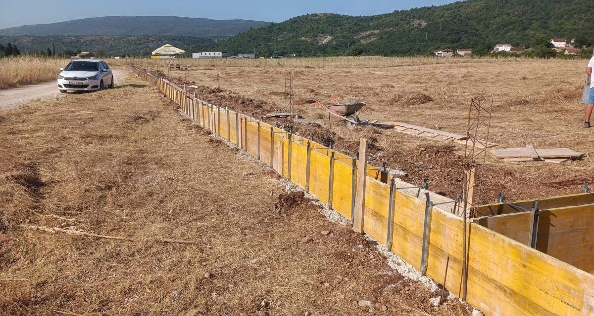 Licemjerje u Stocu: Lokalna vlast izdala dozvolu za gradnju harema pa je nakon godinu dana poništila