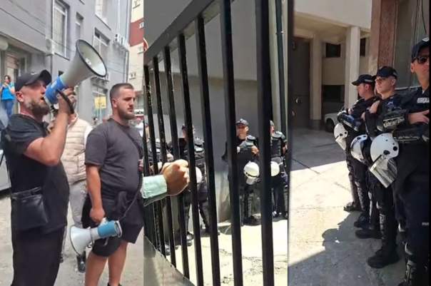 Građani ispred Osnovnog suda u Novom Pazaru traže puštanje uhapšenih mladića