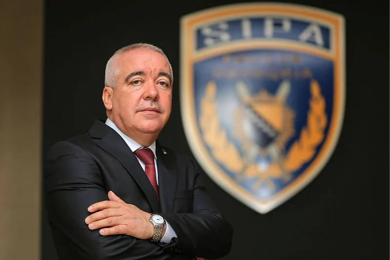 Bošnjački kameni spavači: Darko Ćulum ismijao državu i otišao kući službenim Passatom