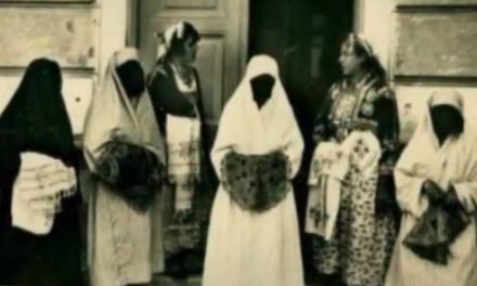 Kako su Bošnjakinje “oslobođene” od mahrame