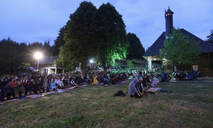 Naš izbor je da smo muslimani, zahvalni Gospodaru, otvoreni prema ljudima