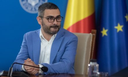 “U školi mi je nastavnica rekla: ‘Pametan si, šteta što si Rom'”