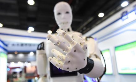 Revolucionarna AI tehnologija: Roboti preuzimaju operacione sale