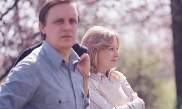 Životna priča: Djetinjstvo muzičke dive obilježeno je tragedijom, oca su joj ubili, a odrasla je u sobičku