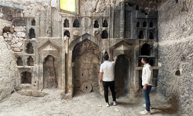 Čistili skladište i pronašli džamiju staru 600 godina čiji je mihrab uklesan u stijeni