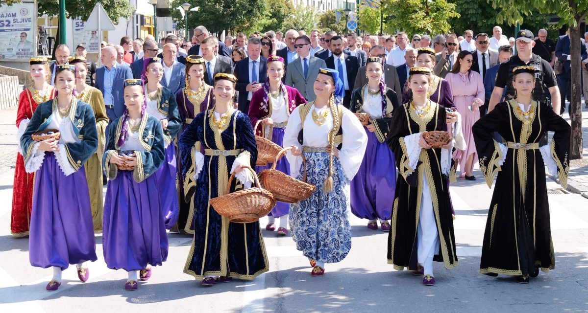 U zavičaju svojih roditelja: Armin Hodžić na svečanom otvaranju Sajma šljive