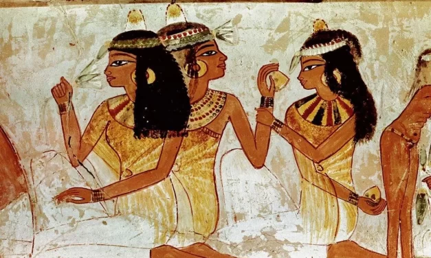 Rođenje prvog parfema u historiji