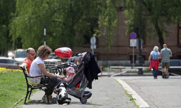 Hrvatska umire, odlaze i djeca, novost je 60 hiljada stranih radnika u 2024.
