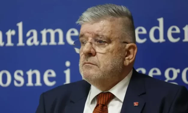 Nekad im je smoki bio skup, danas ni limuzina nije