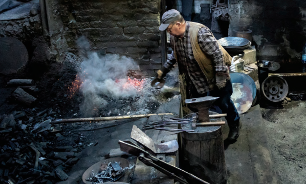 Vatra ispod peke, vatra u majdanu