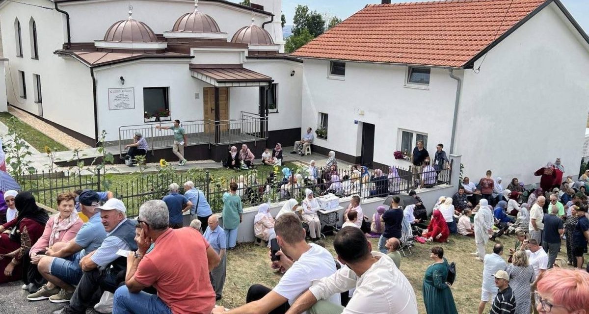 Zli ljudi ne grade bogomolje, naprotiv, oni čekaju krizna vremena da ih ruše