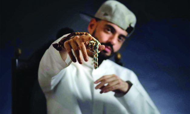 ZezO, Saudijac koji repa u thobi sa tespihom u ruci