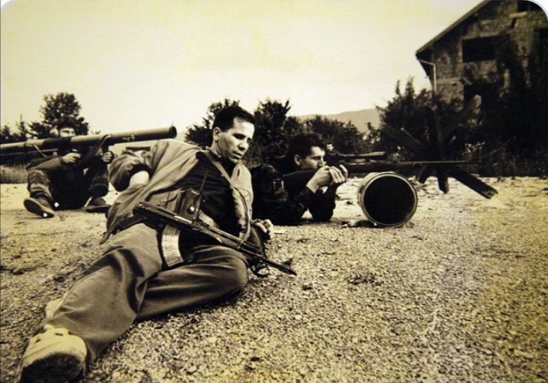 Dvije opsesije Ramiza Salčina – da se preda kasarna “Viktor Bubanj” i oslobode Nedžarići, u bici za kasarnu je ranjen, u Nedžarićima poginuo