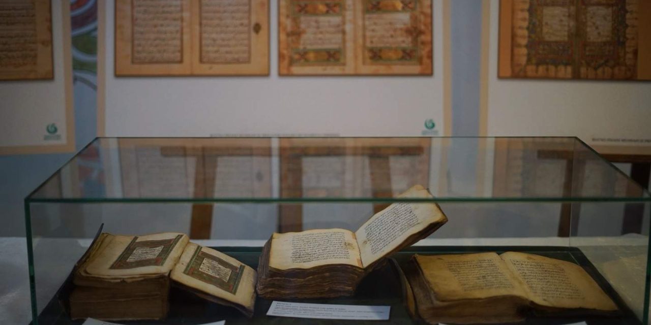 U stolačkoj Tekiji otvorena izložba ručno pisanih Kur'ana