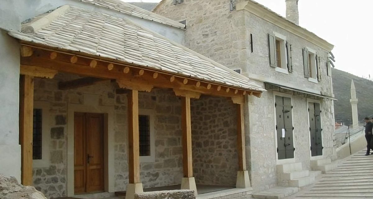 Nakon 90 godina u Sultan Selimovom mesdžidu na Starom mostu obavlja se molitva