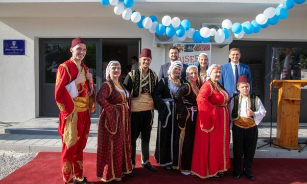 Mladi folklorom i teatrom čuvaju korijene