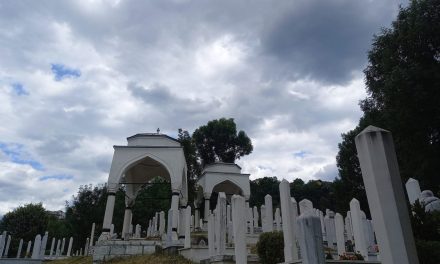 Godišnjica Bašeskijine smrti: Jutros je, usred ljeta, snijeg pao, težak i mokar…