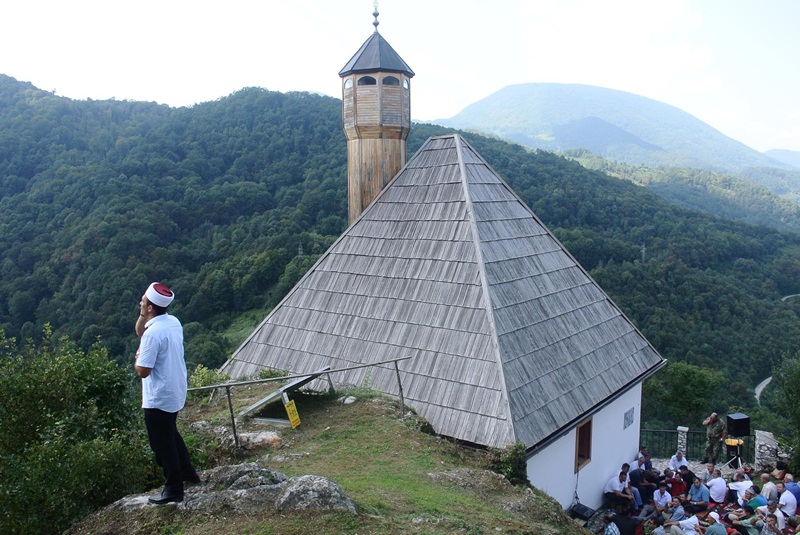 Augustovska okupljanja: Domovina se brani dovom