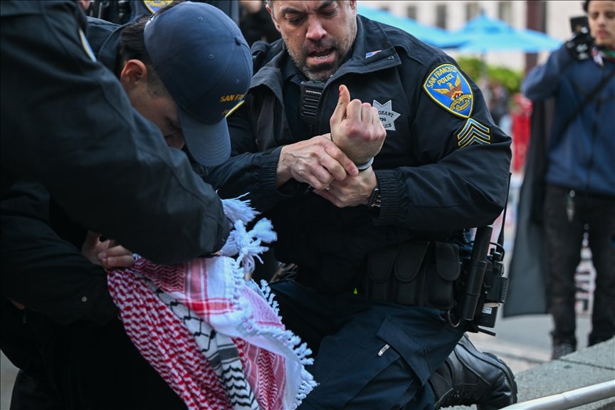 Amerika odavno nije zemlja slobode govora – policija hapsi za verbalni delikt