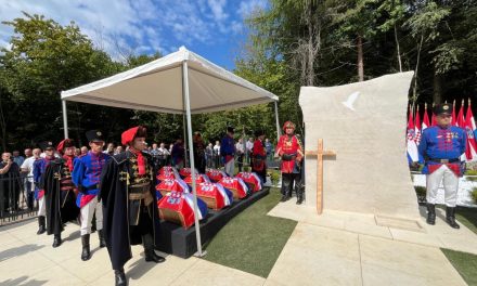 Komemoracija nad Jazovkom: Beskompromisna osuda žrtava komunističkog režima