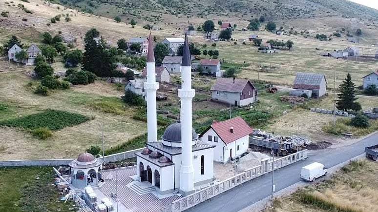 Obnovljena džamija na Kupresu: Ovdje su deveterica braće na bijelim konjima dolazila na džumu