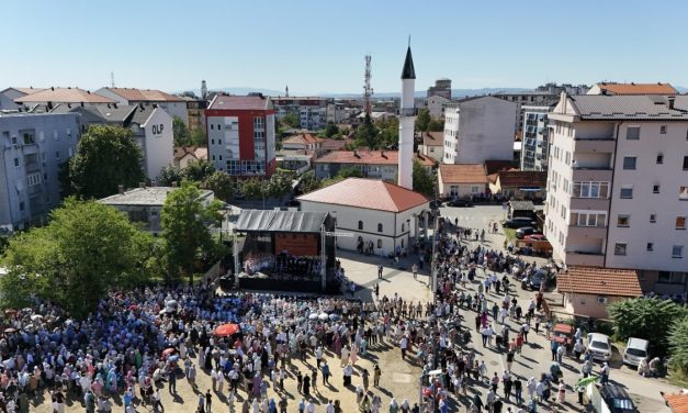 Otvorenje džamije Ahmed-bega Salihbegovića okupilo hiljade vjernika