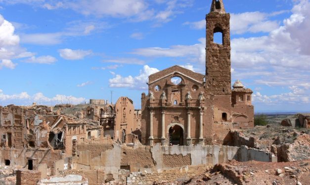 Razoreni grad zarobljen u vremenu