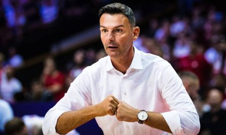 Odrastao u Bosanskom Brodu, projektovan za lidera hrvatske košarkaške reprezentacije, na klupi je Poljske i pravi čuda