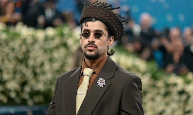 Bad Bunny na vrhuncu karijere: “Idi, reci baki da ćemo nastupati na poluvremenu Super Bowla”