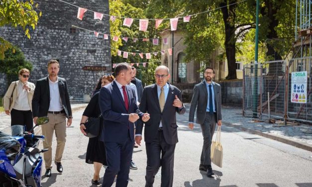 Je li Schmidt dogovorio izbacivanje SDA iz Vlade USK?