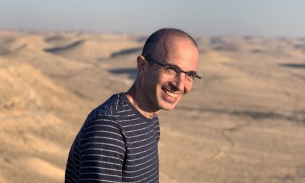 Izraelski filozof Yuval Noah Harari, ateistički “prorok” kompjuterskog božansva