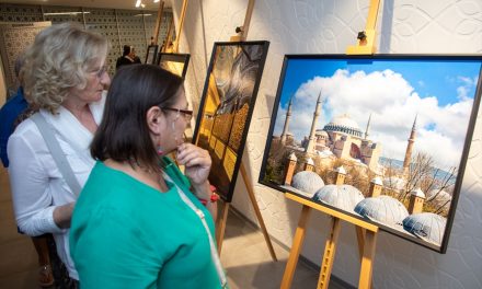 Izložba fotografija “Aja Sofija – Svjetlost tišine” otvorena u Sisku