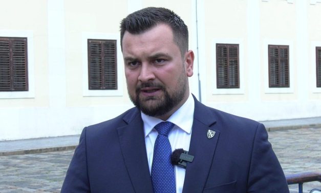 DP najavio predstavljanje Deklaracije o uspostavi hrvatske izborne jedinice u FBiH, Hodžić odgovorio da je to neprovodivo