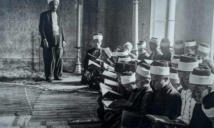 U osmanskom sistemu živjeli su tradicija i pobožnost, u habsburškom birokratija i disciplina; između njih se oblikovao mentalitet koji je preživio oba poretka