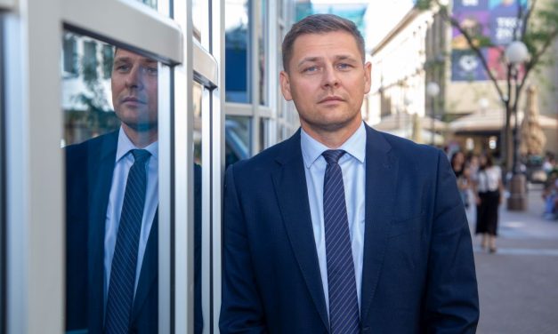 Kao odvjetnik branim pojedinca, kao predsjednik Koordinacije branim zajednicu