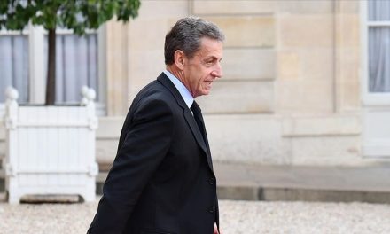 Sarkozy će u zatvor, a francusko društvo u još dublju podjelu