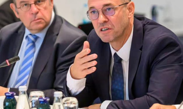 Stier političarima u BiH: Vrijeme vam istječe, gubite prilike i novce