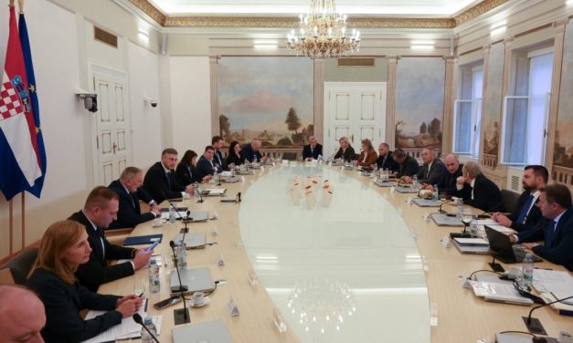 Plenković: Vlada će i dalje raditi na poboljšanju uvjeta života manjinskih zajednica