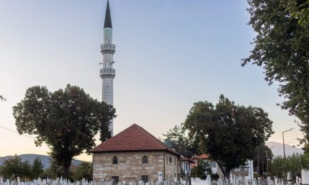 Vitez: 435 godina Ahmed-agine džamije