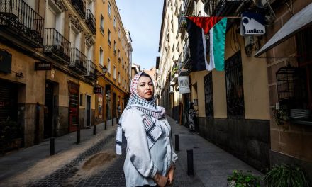 Hind Joudah: Glas Gaze u stihu i suzama