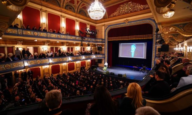 “Budi kao Halid”: Sarajevo se oprostilo od legende
