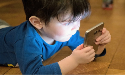 Digitalni detoks: Bitka roditelja protiv pametnih telefona