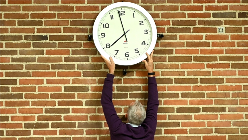 Donosi li pomjeranje sata više štete ili koristi