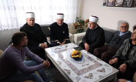 Reis Kavazović posjetio herojsku porodicu Alena Muhića