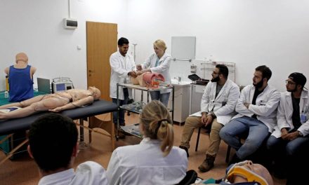 Eldorado bijelih mantila: Budući doktori sele na Balkan