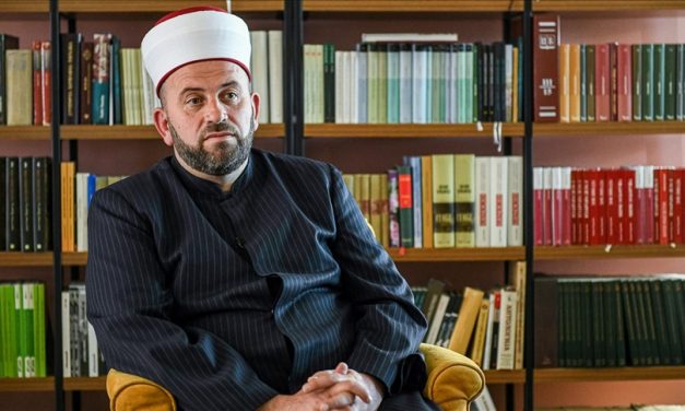 Islamska zajednica u BiH osudila prijetnje i uvrede upućene crnogorskom reisu Rifatu ef. Fejziću